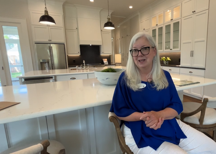 Broker Cheryl Dunson